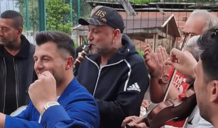 Hüsnü Şenlendirici İznik'te arkadaşının düğününe katıldı