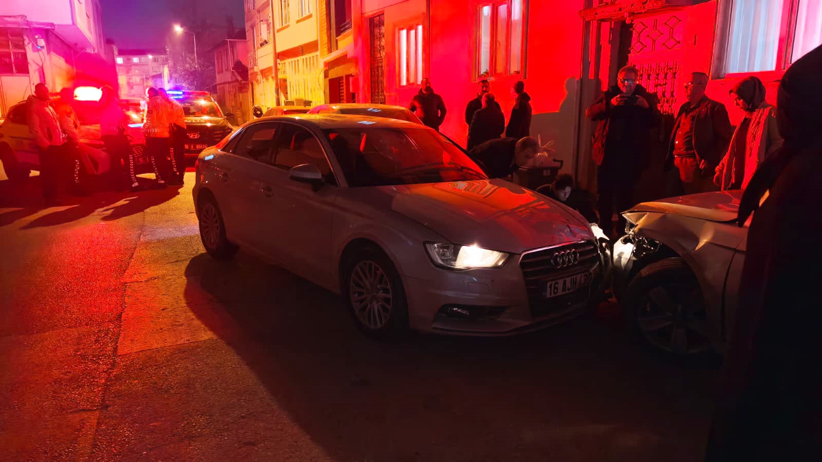 İnegöl’de Film Gibi Kovalamaca: Ehliyetsiz Sürücü 5 Kilometre Kaçtı!