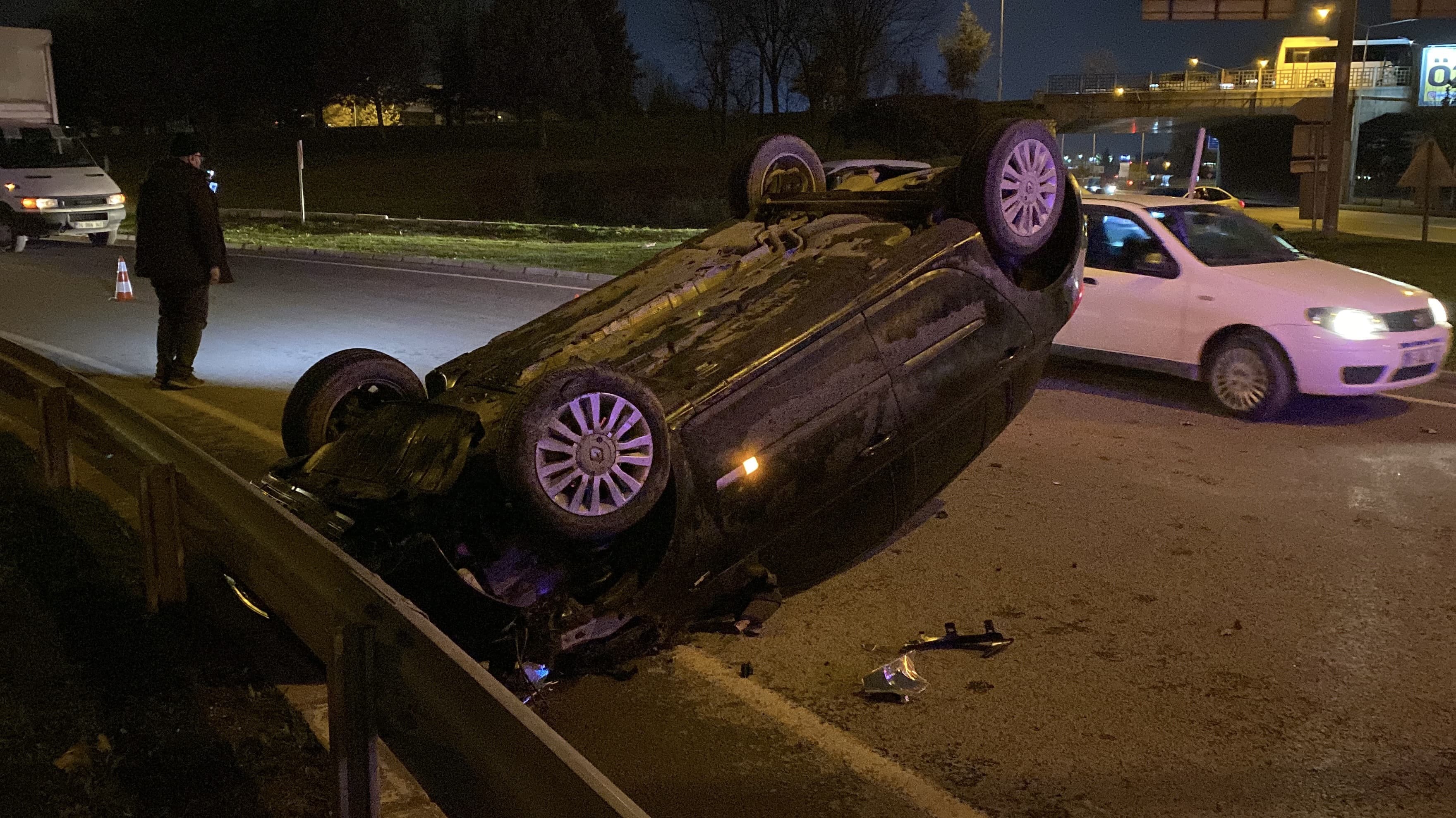 İnegöl’de Kontrolden Çıkan Otomobil Takla Attı!