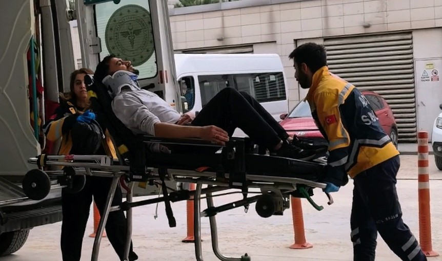 İş yerine sopalarla girip ortalığı savaş alanına çevirdiler: 4 yaralı