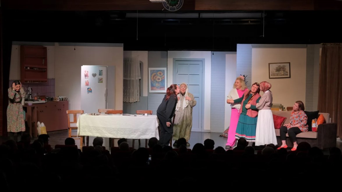 Kadın Sığınağı Gala Gösterimiyle Sahneyle Buluştu