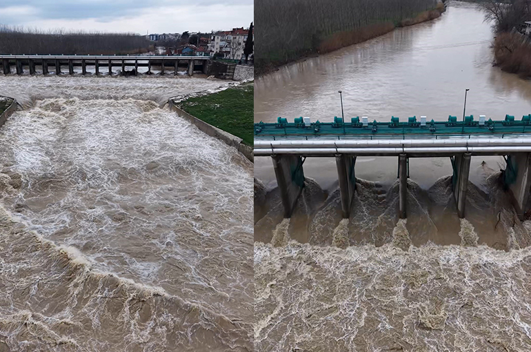 Kar ve yağmurların ardından, Mustafakemalpaşa Çayı coştu