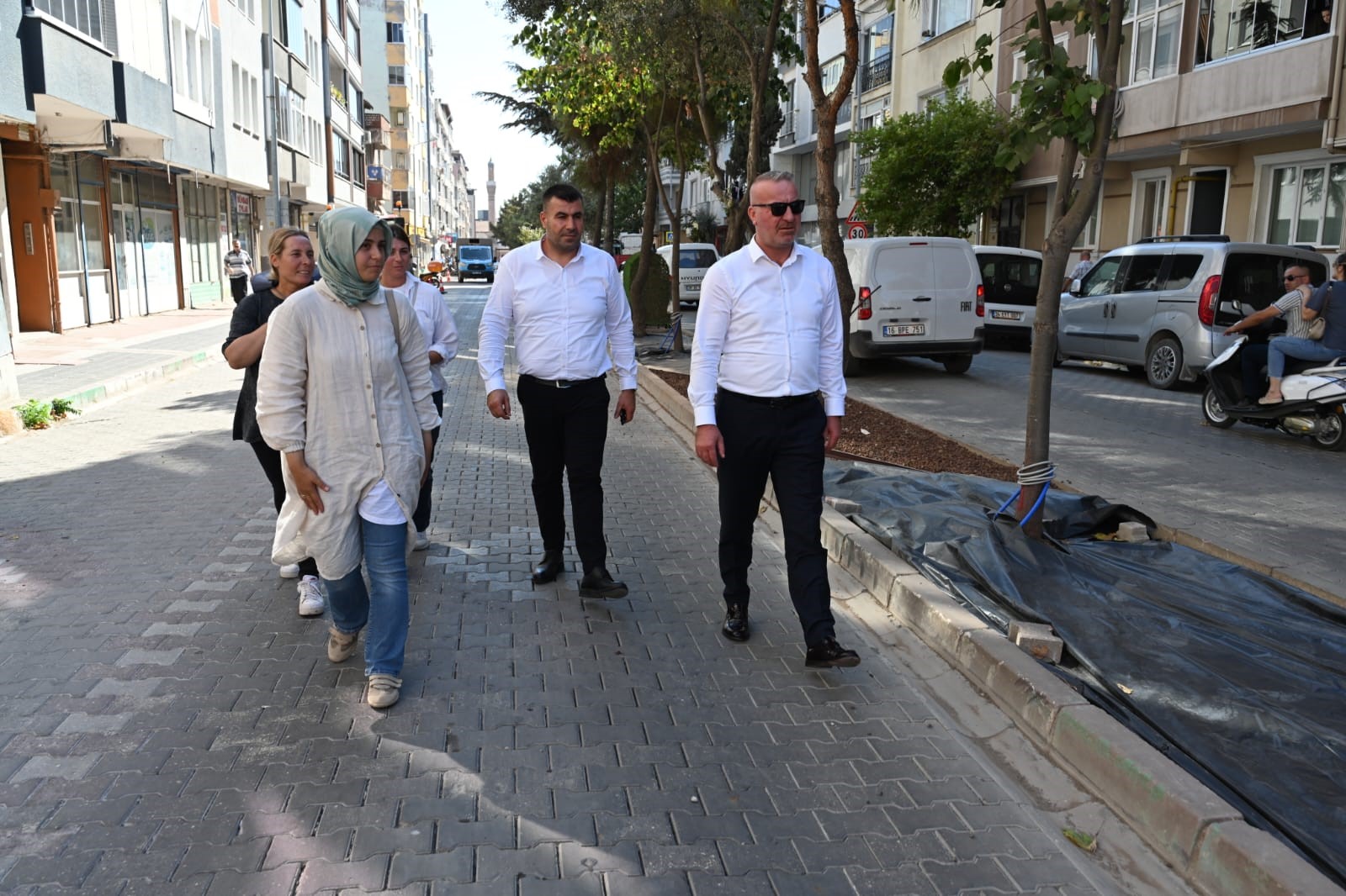 Karacabey'de park ve bahçelerde göz dolduran çalışmalar