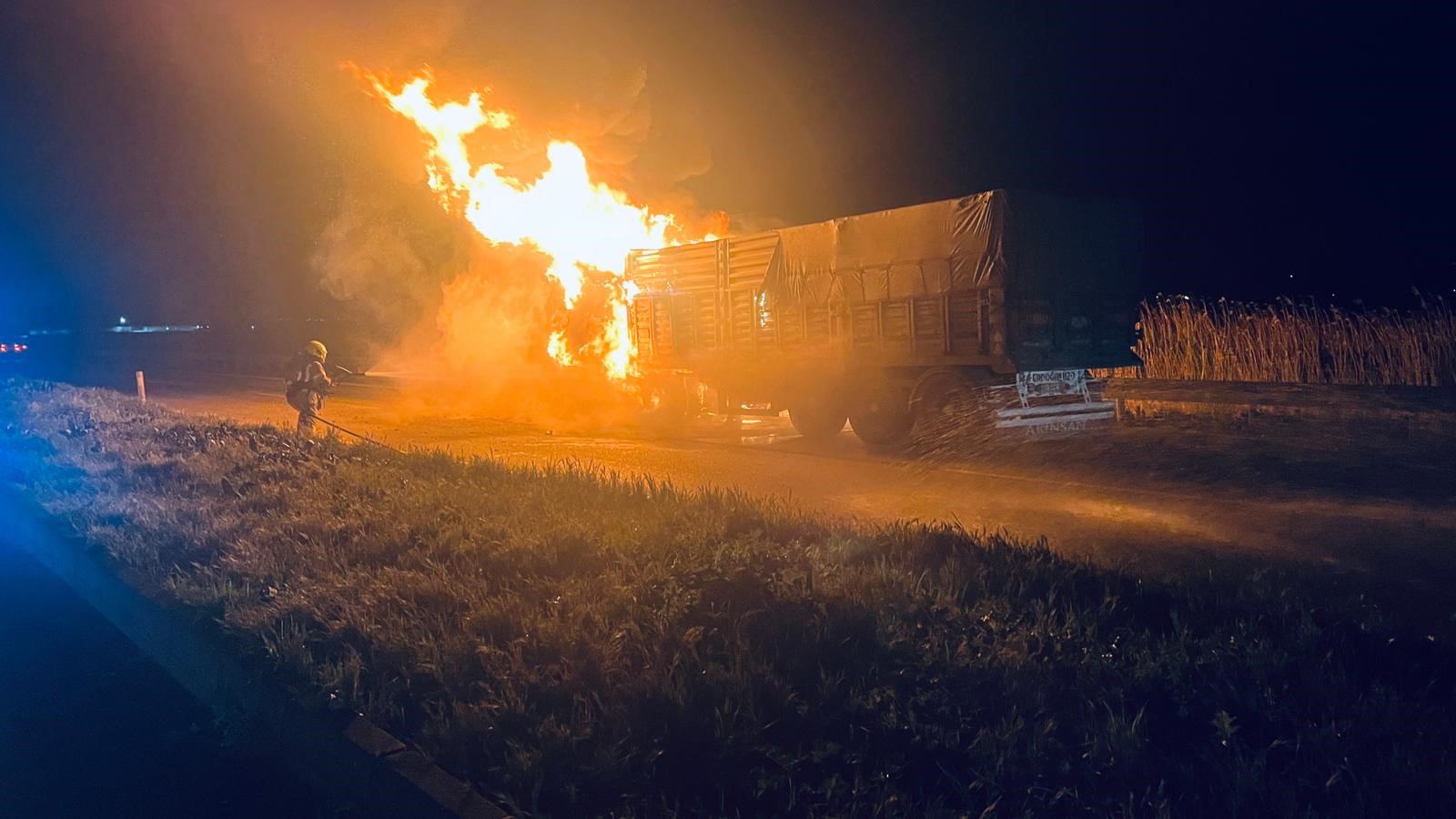 Karacabey’de tır yangını: Bursa yolu trafiğe kapandı