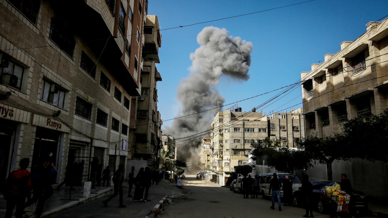 Katil İsrail'in Gazze'ye saldırılarında can kaybı 72 bin 69'a yükseldi