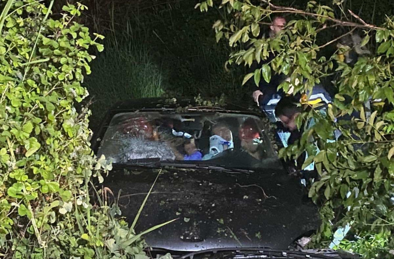 Kontrolden çıkan araç tarlaya uçtu: 4 yaralı