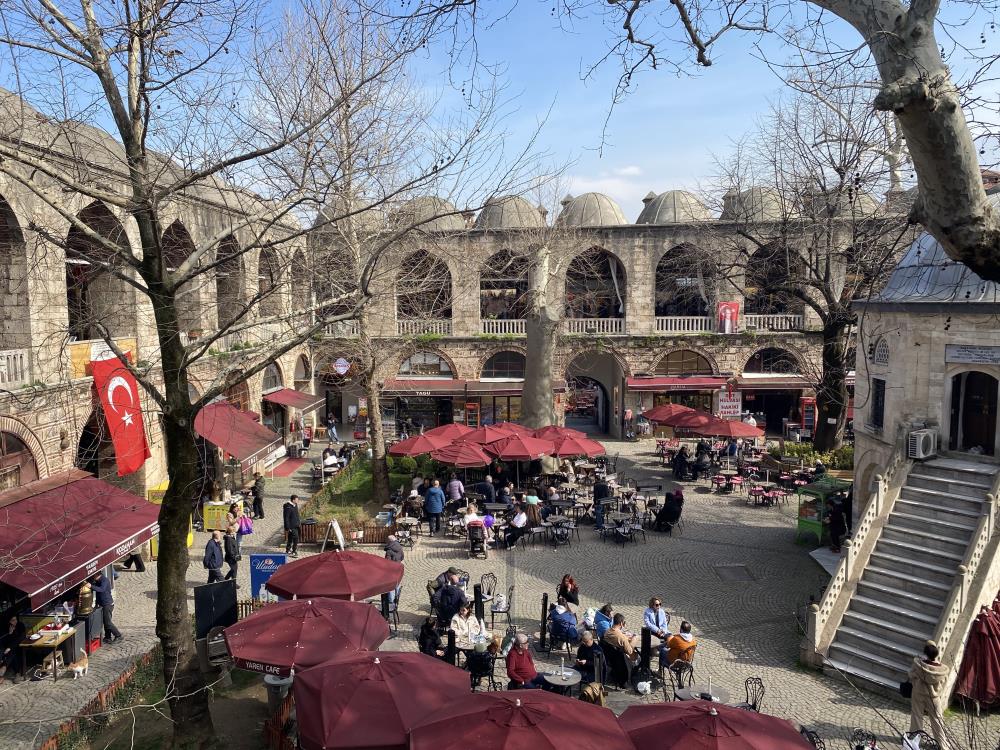 Koza Han'da masalar geri döndü, vatandaş yeniden tarihle buluştu