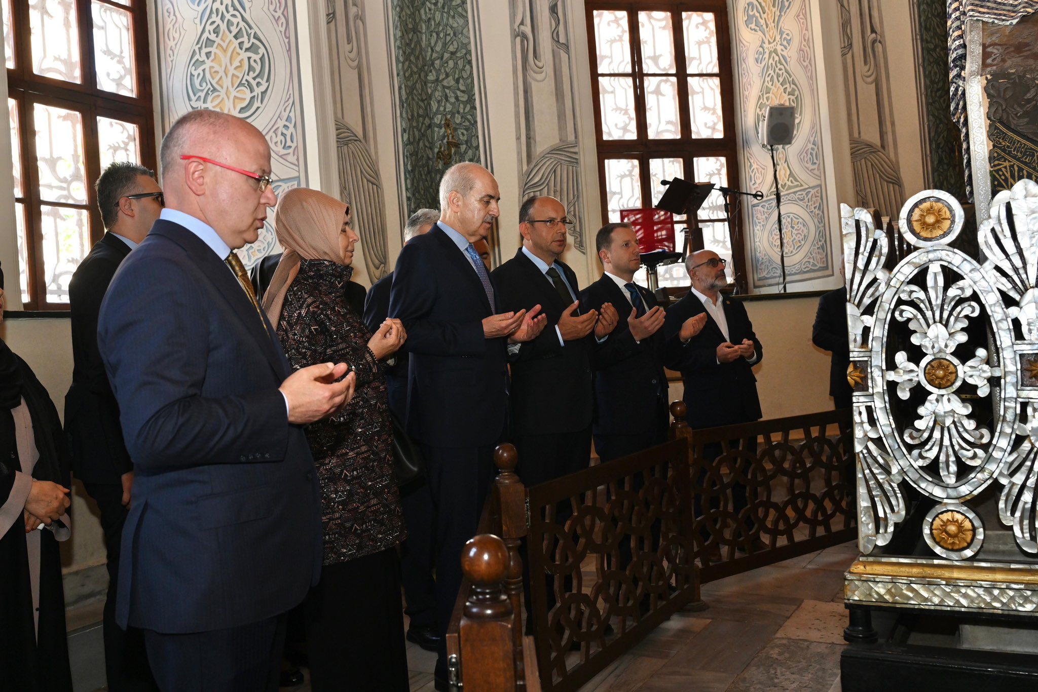 Kurtulmuş’tan Bursa’da Manevi Duraklara Ziyaret