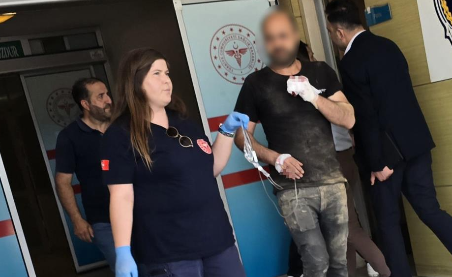 Makineye kaptırdığı parmağı koptu