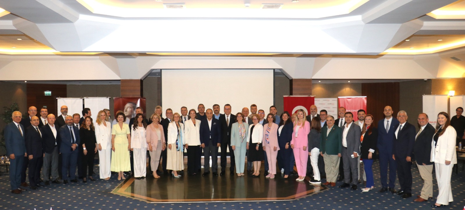 MARSİFED, iş dünyasının zirvesine ev sahipliği yaptı