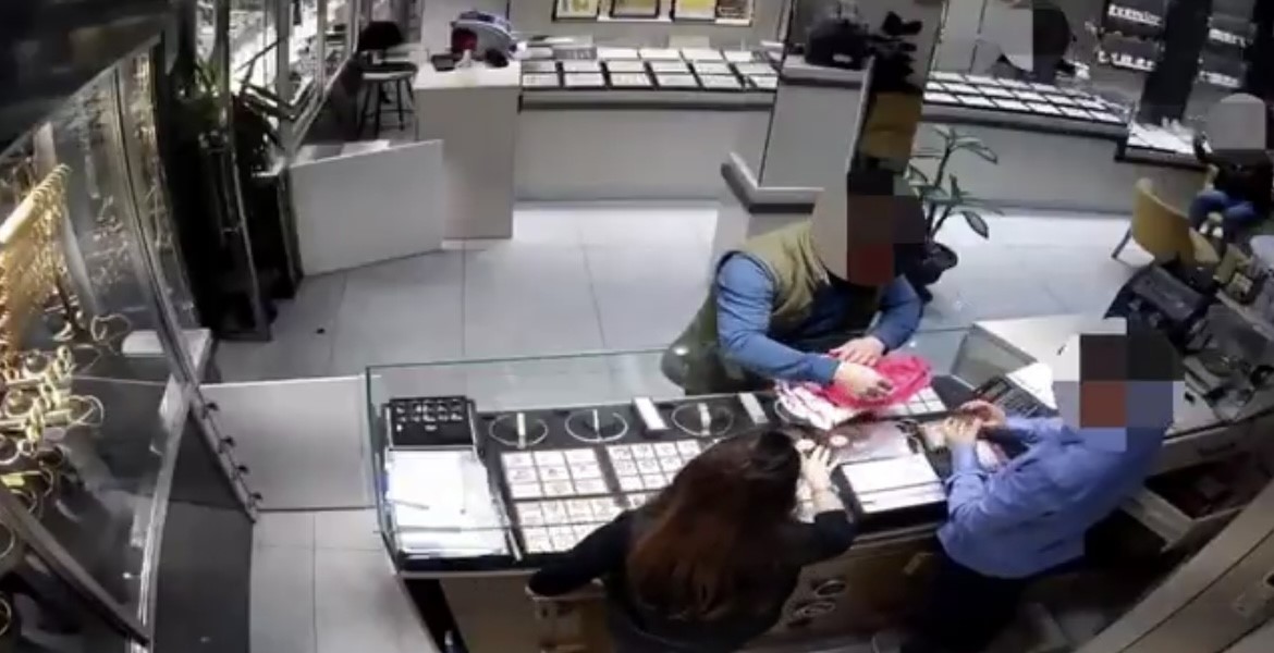 Muhtarlık Kamerasını da Çalıp İzlerini Sildi Sandı: 4 Milyonluk Vurgun Çözüldü