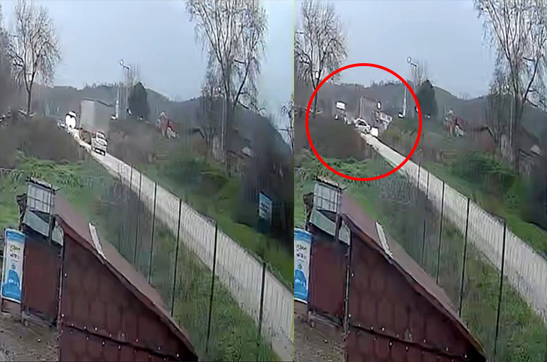 Mustafakemalpaşa’da otomobil ile minibüs çarpıştı