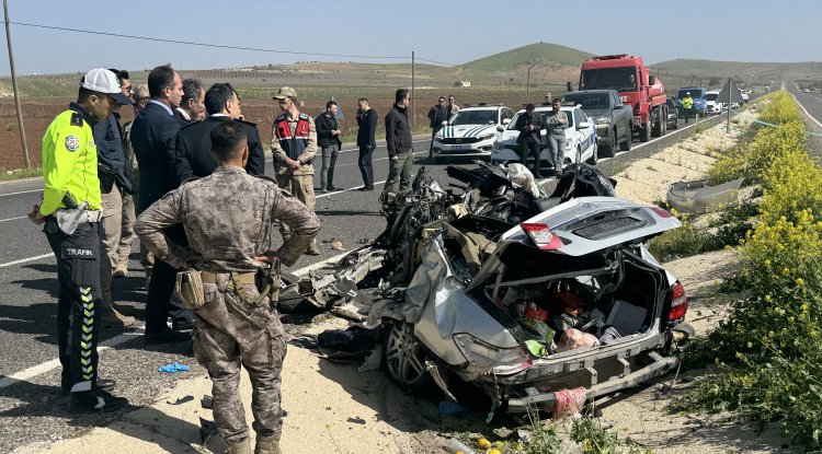 Bayram tatili yolunda feci kaza: Bir aile yok oldu