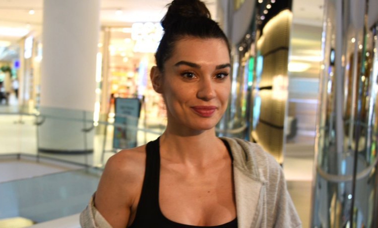 BURCU KIRATLI: KAÇMAM LAZIM!