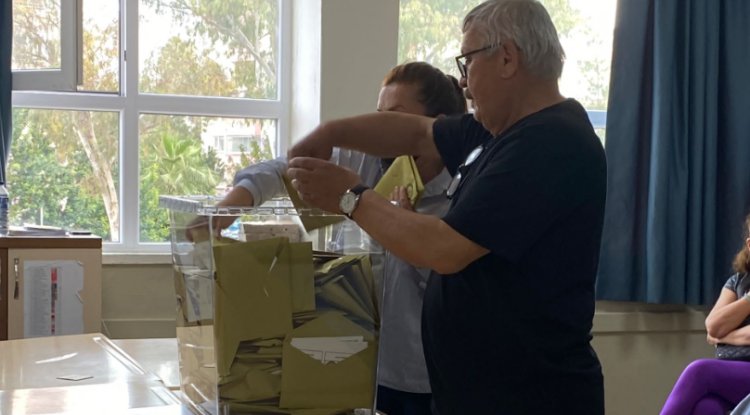 Bursa'da oy sayma işlemi başladı