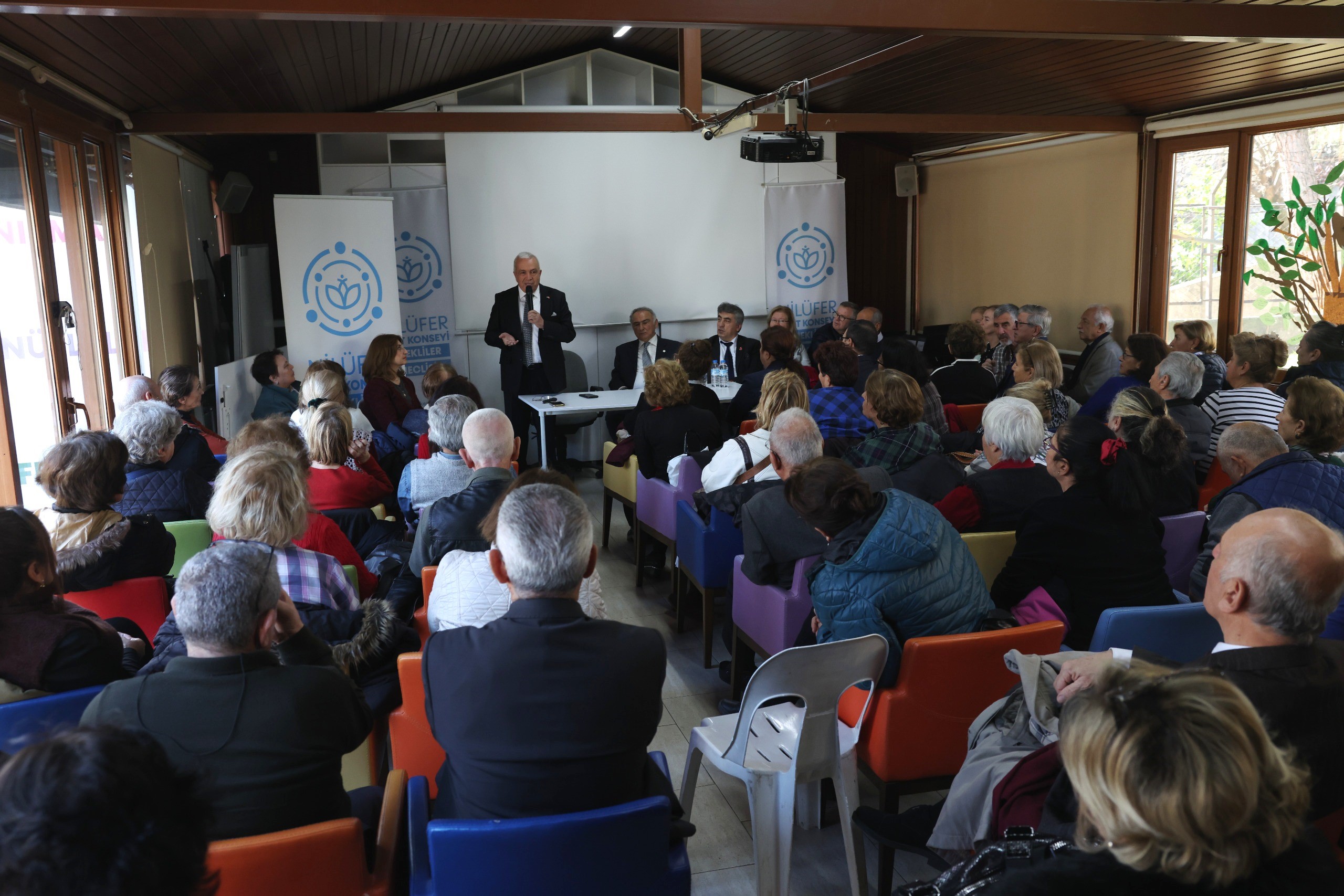 Nilüfer Belediye Başkanı Şadi Özdemir emeklilerle bir araya geldi