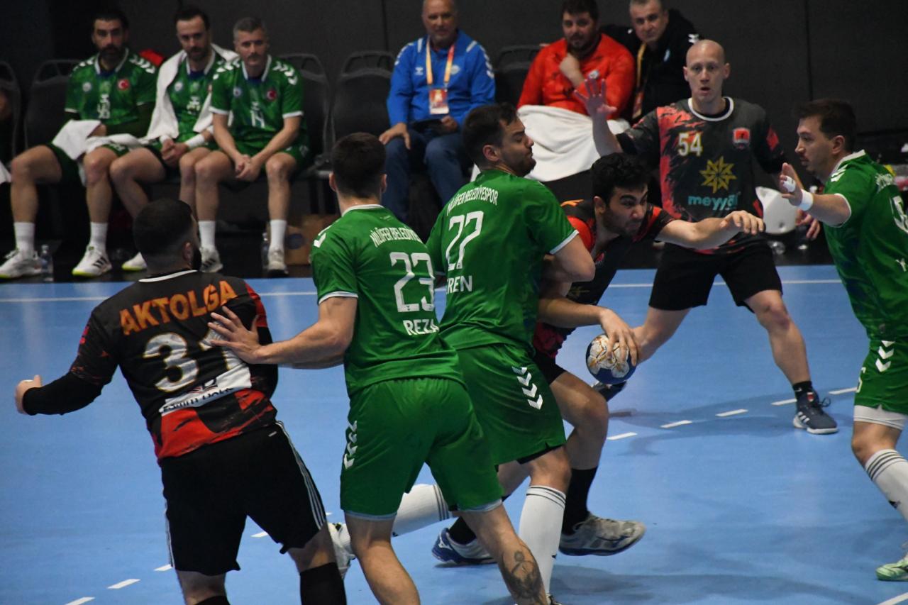 Nilüfer Belediyespor evinde farklı kazandı