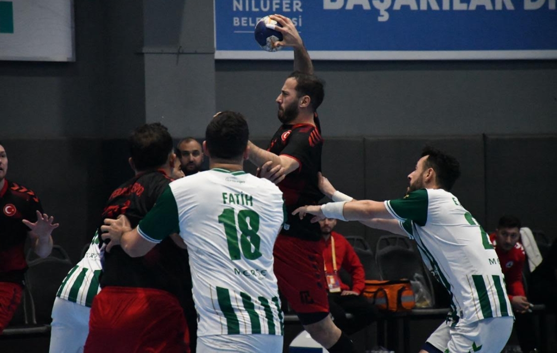 Nilüfer Belediyespor hentbolda farklı kazandı