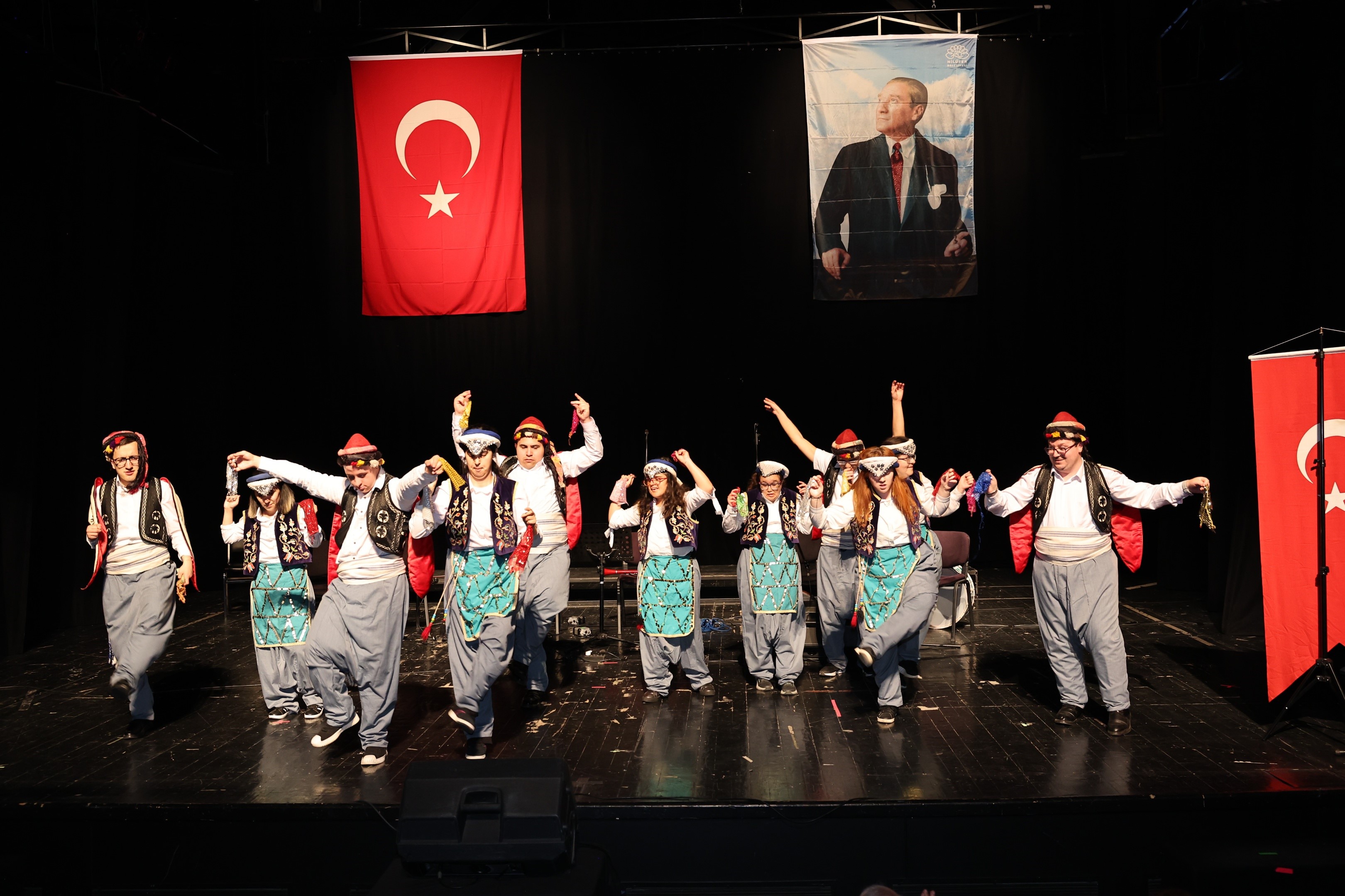 Nilüfer’de Engelliler Haftası 'Bizim Ev'in yıl sonu gösterisiyle tamamlandı