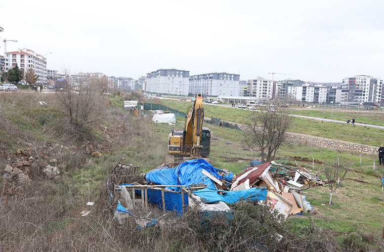Nilüfer'de kaçak yapılar tek tek yıkılıyor