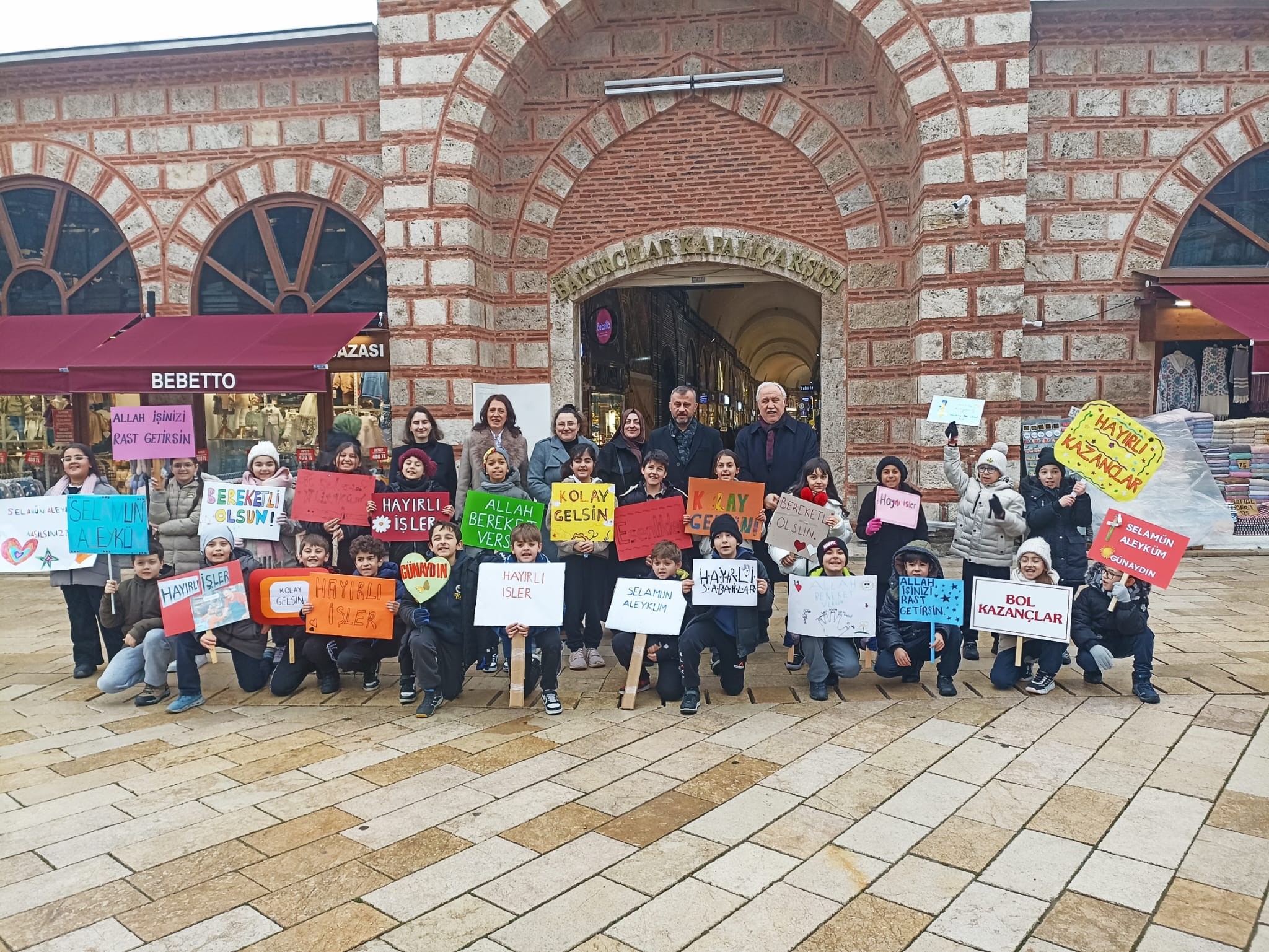 Öğrencilerden "Türkiye Selamlaşıyor" projesi kapsamında anlamlı ziyaret