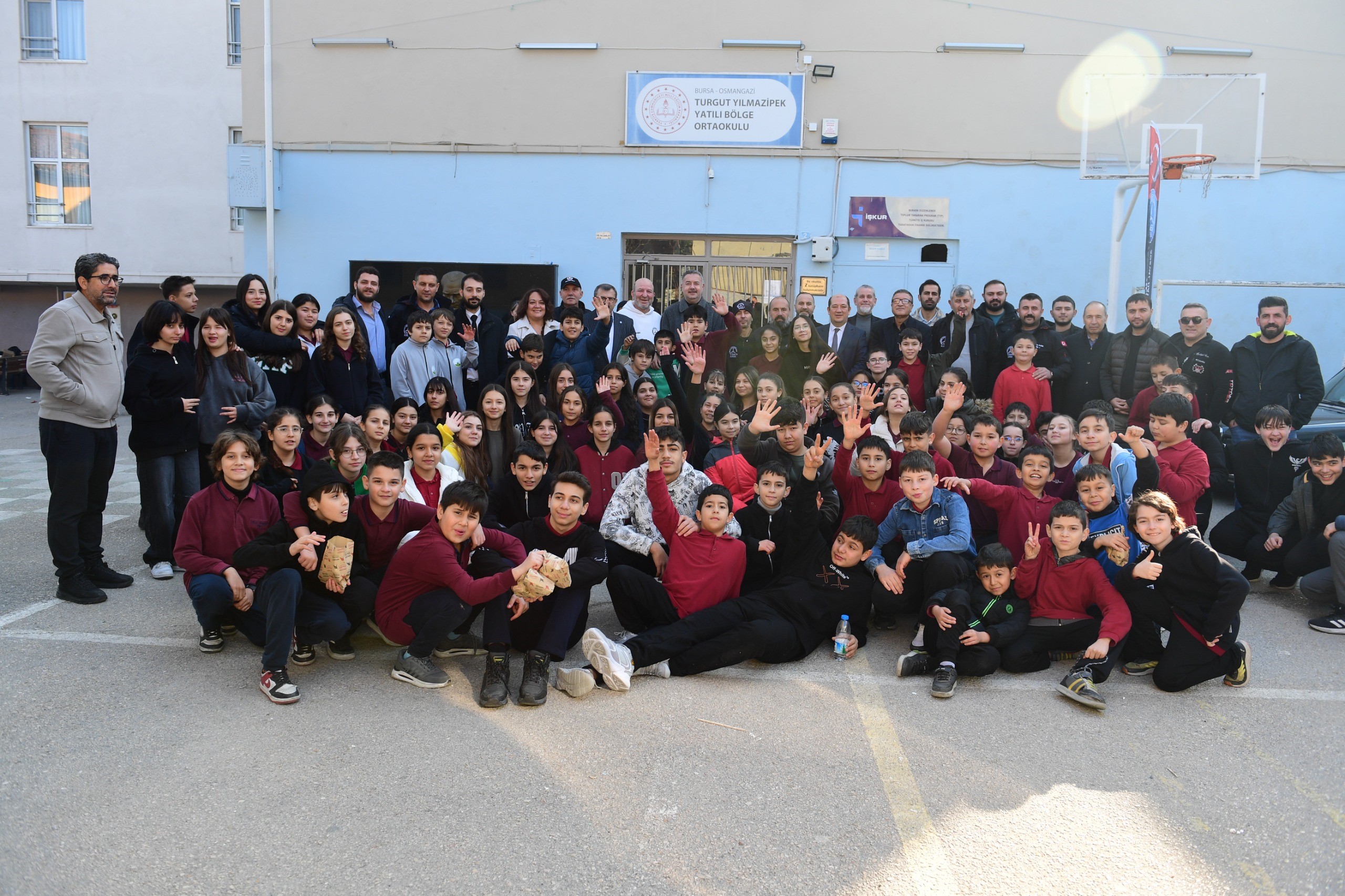 Osmangazi Belediyesi’nden çocukların içlerini ısıtan dayanışma