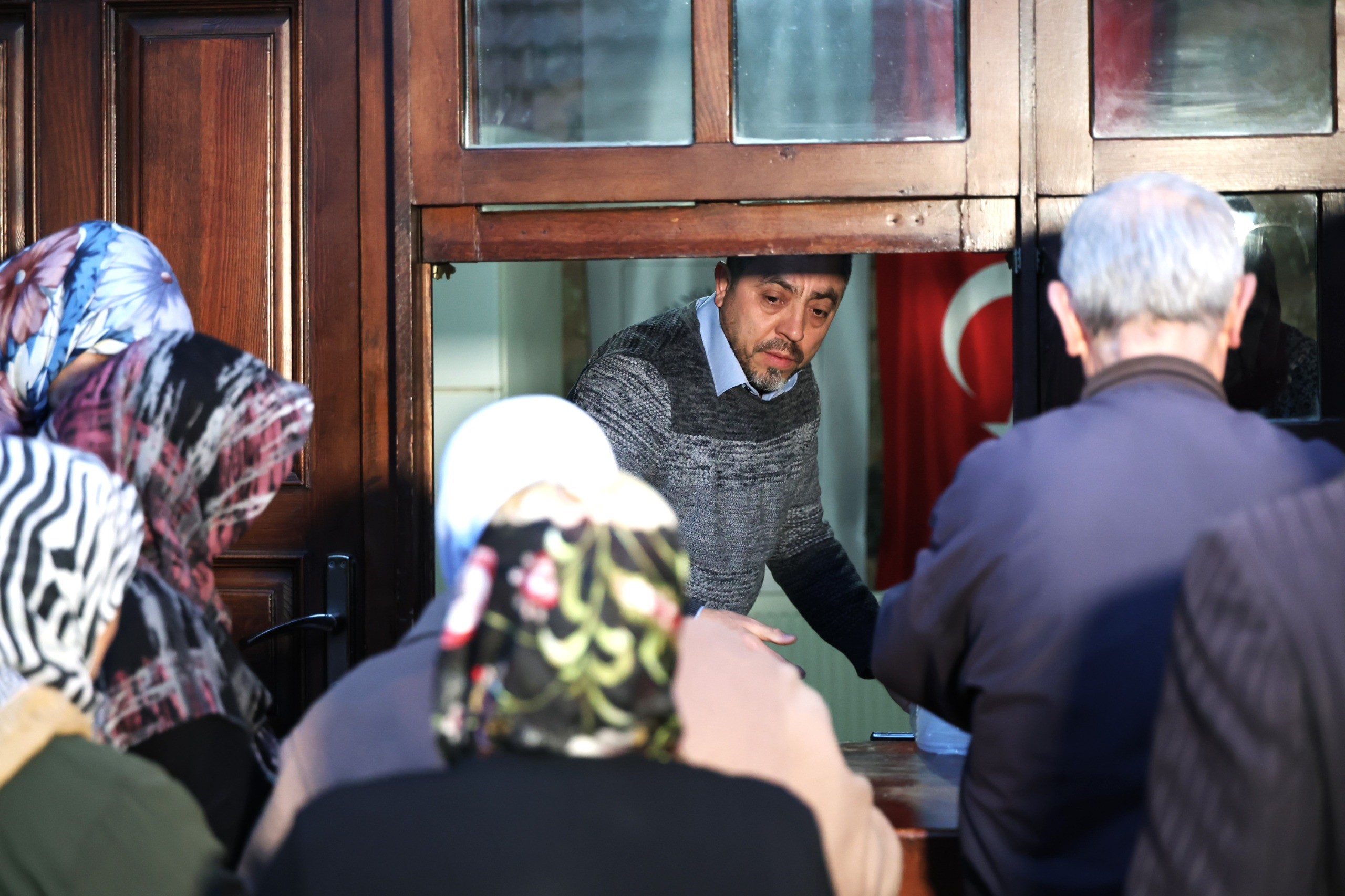 Osmangazi Belediyesi’nden vatandaşlara çorba ve ekmek ikramı