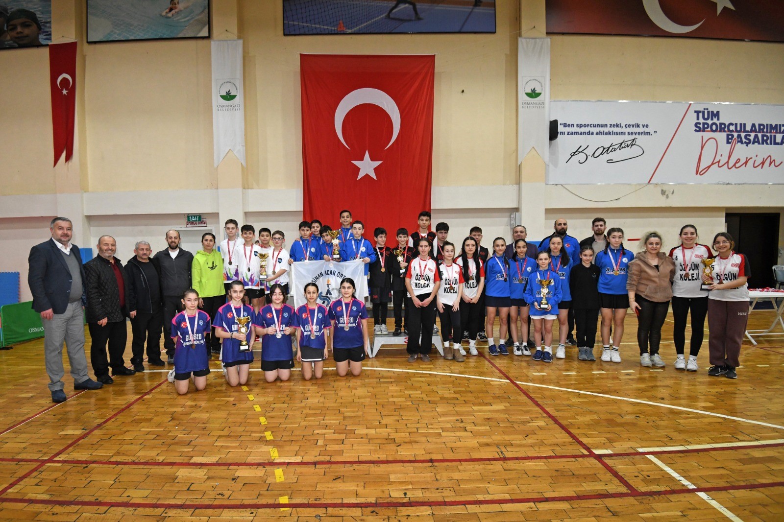 Osmangazi'de badminton heyecanı zirveye taştı