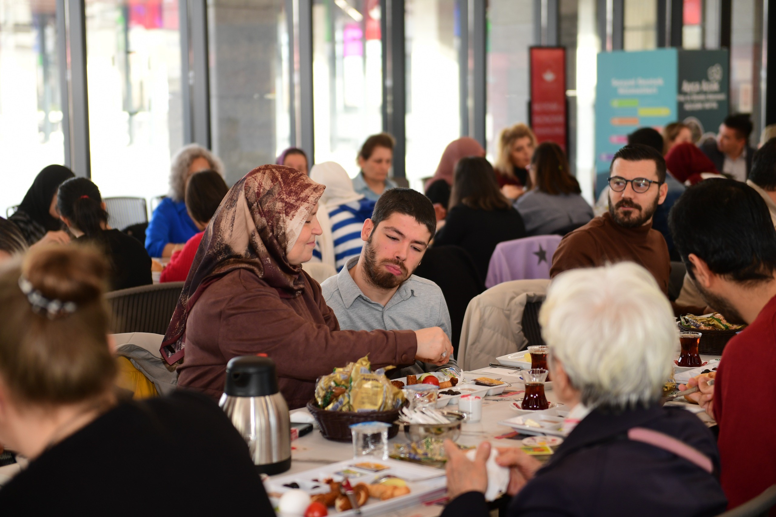 Osmangazi’de engelli bireyler ve aileleri kahvaltıda buluştu