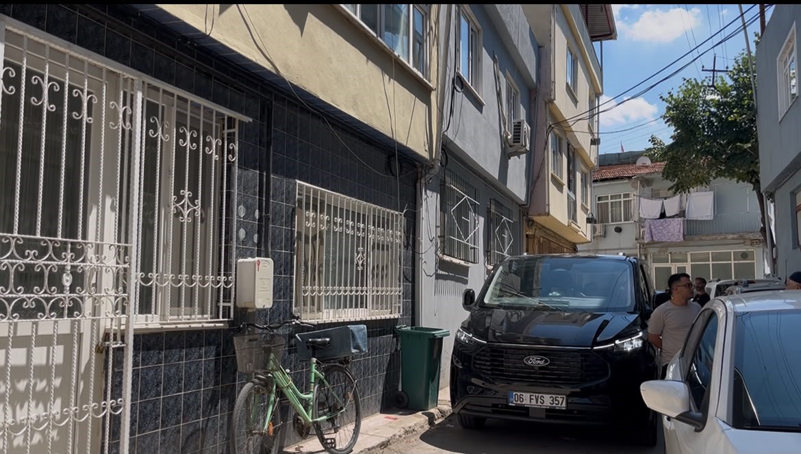 Osmangazi'de Merdivenlerden Düşen Rıza Özgür Yaşamını Yitirdi