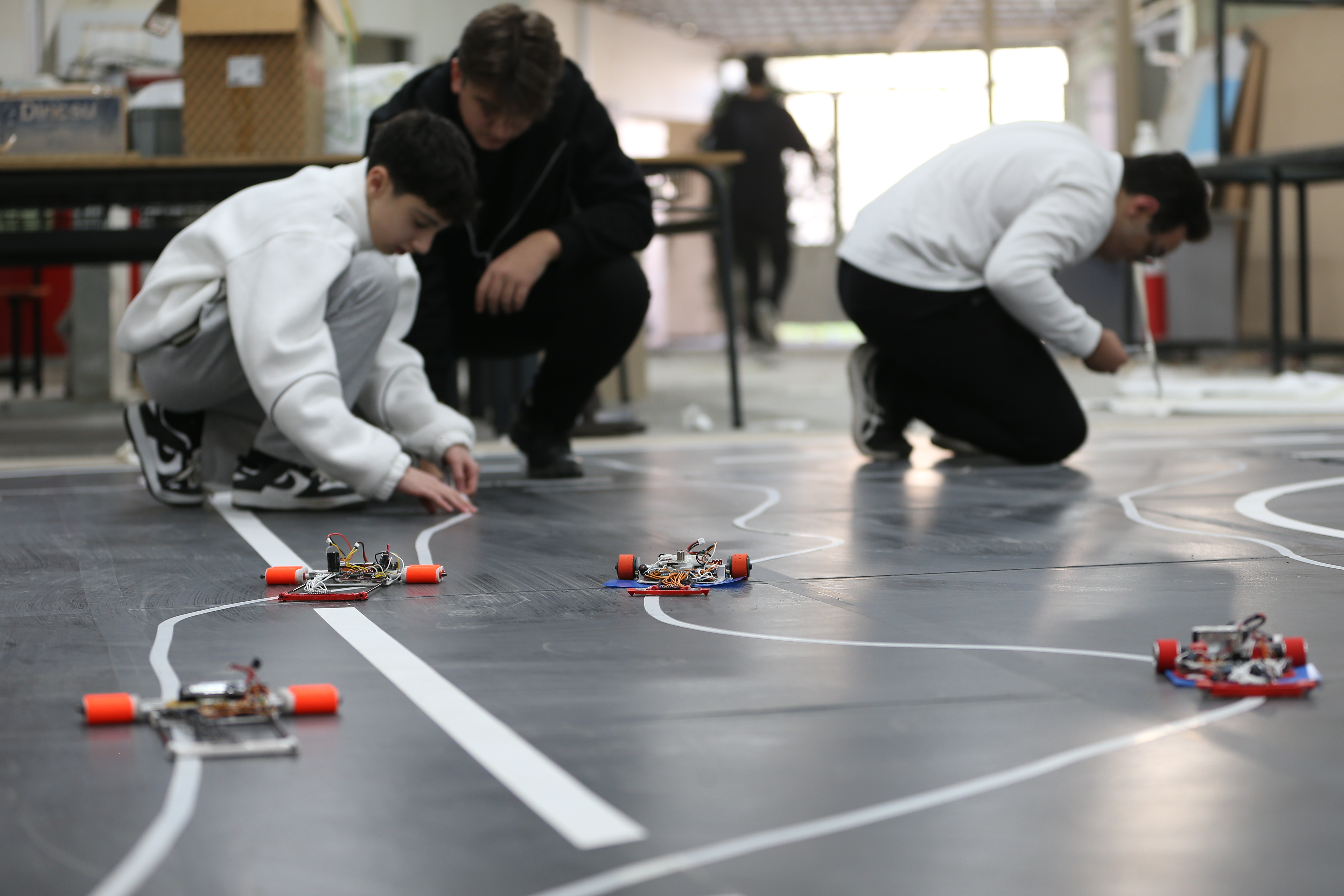 Otonom robotla Avrupa üçüncüsü olan meslek liseliler gözünü zirveye dikti