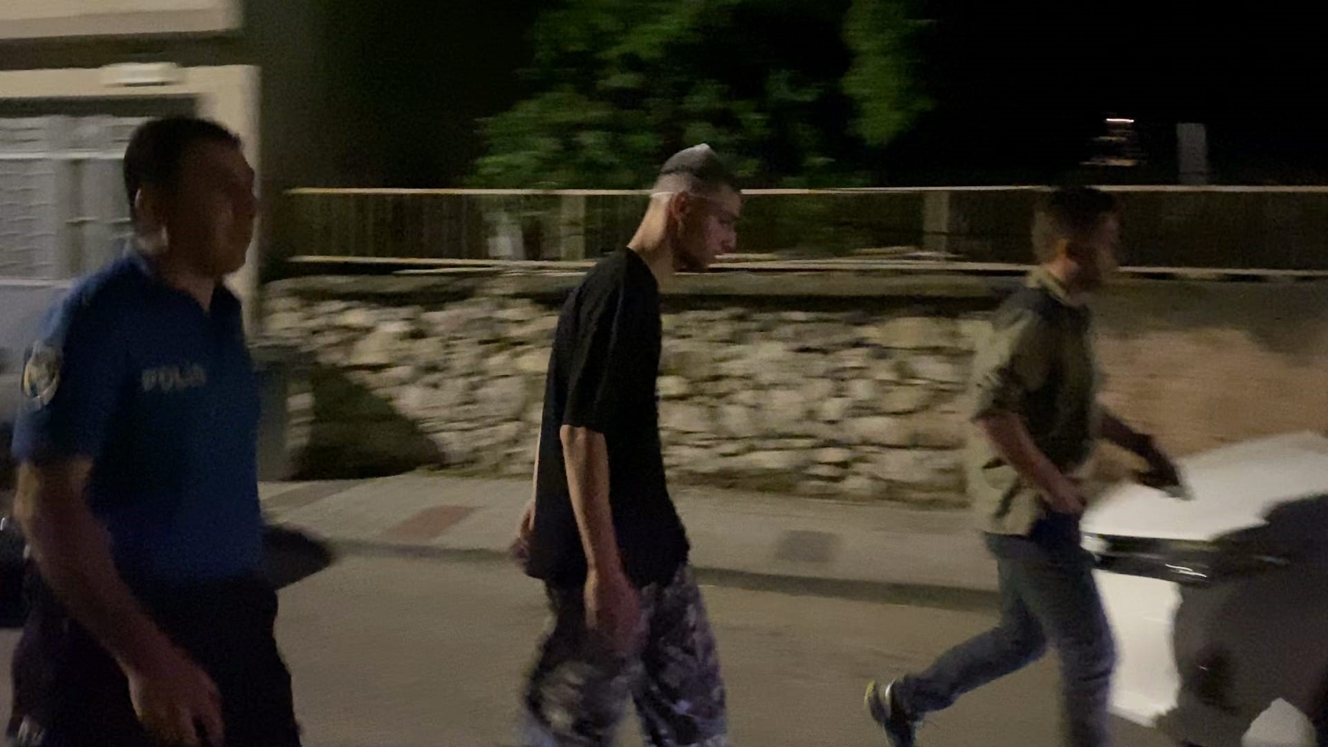 Parktaki gençlere pompalı tüfekle saldıran şahıslar yakalandı
