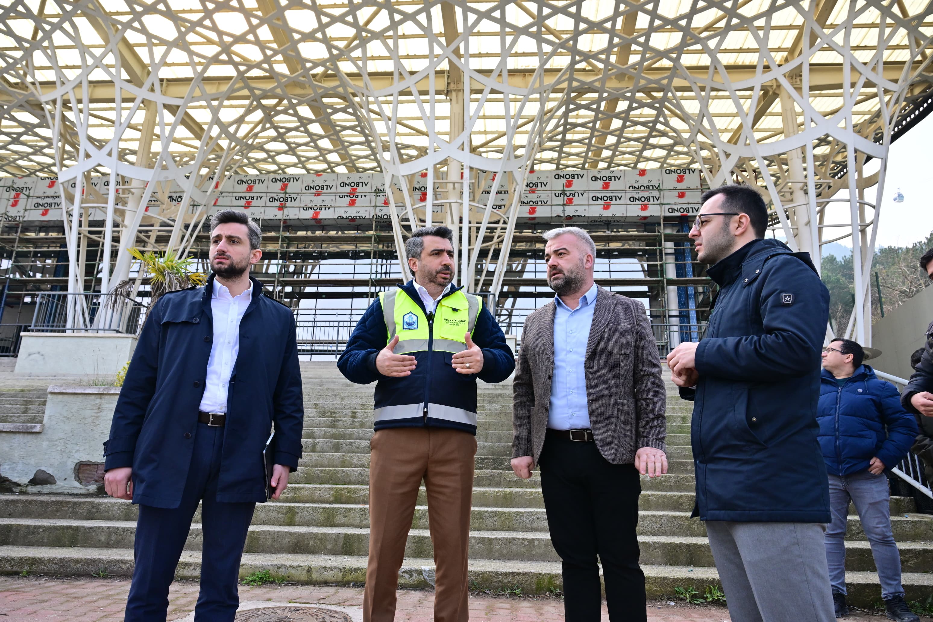 Yıldırım Piremir’e dev spor yatırımı: Pazar alanı gençlik merkezine dönüşüyor