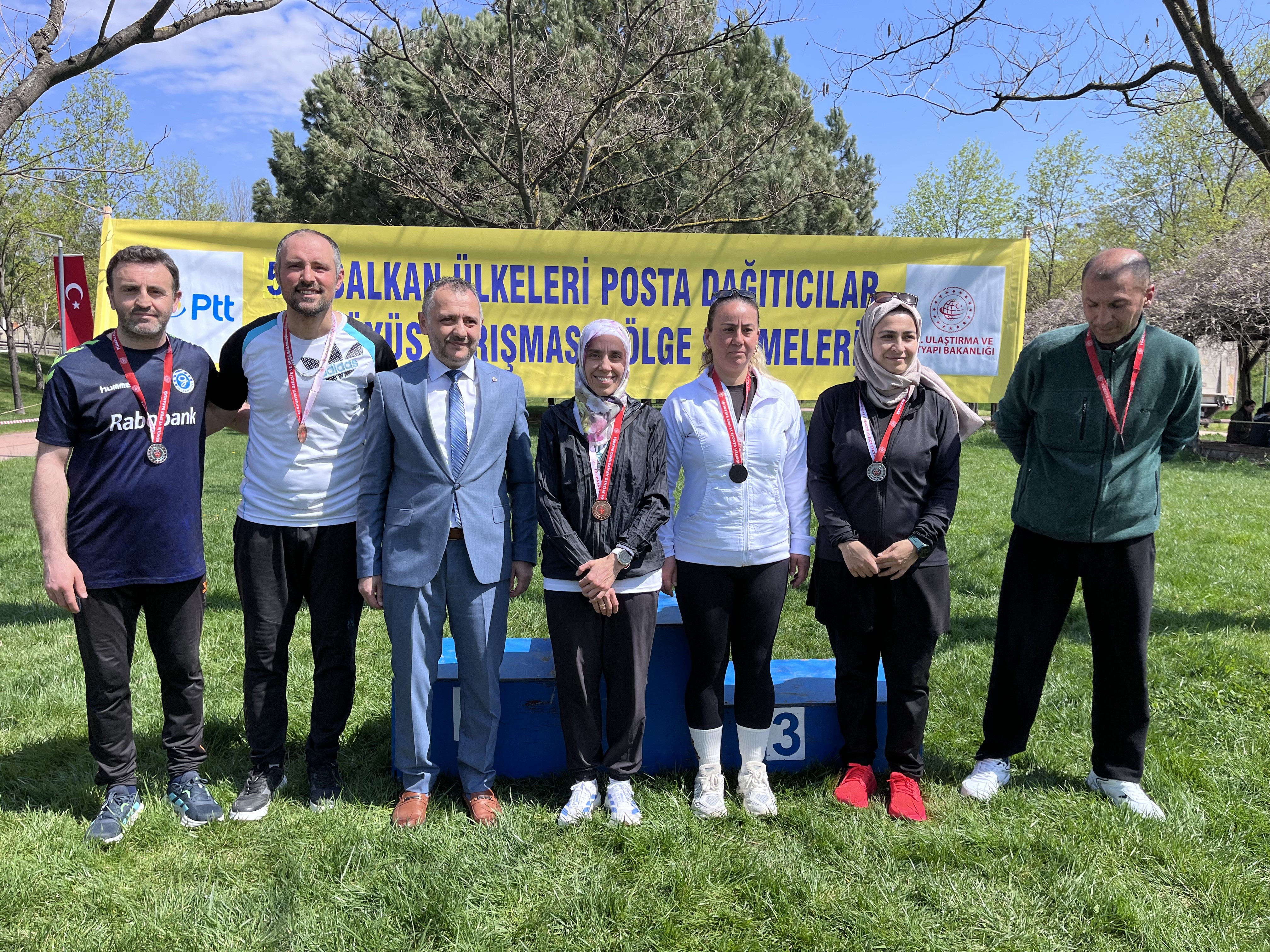 Posta Dağıtıcıları 10 Kilometrelik Parkurda Ter Döktü