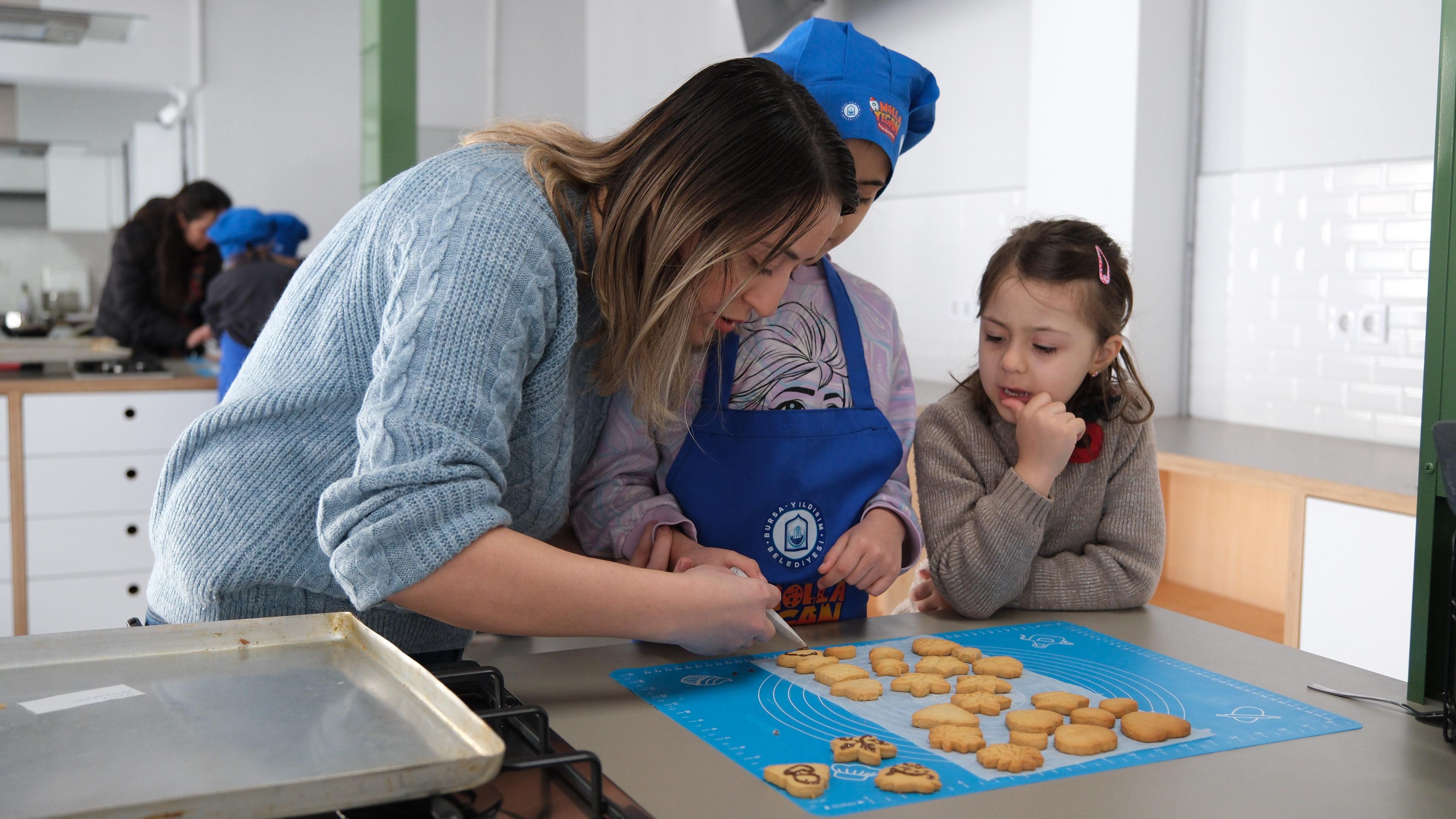 Ramazan tatlıları minik şeflerden