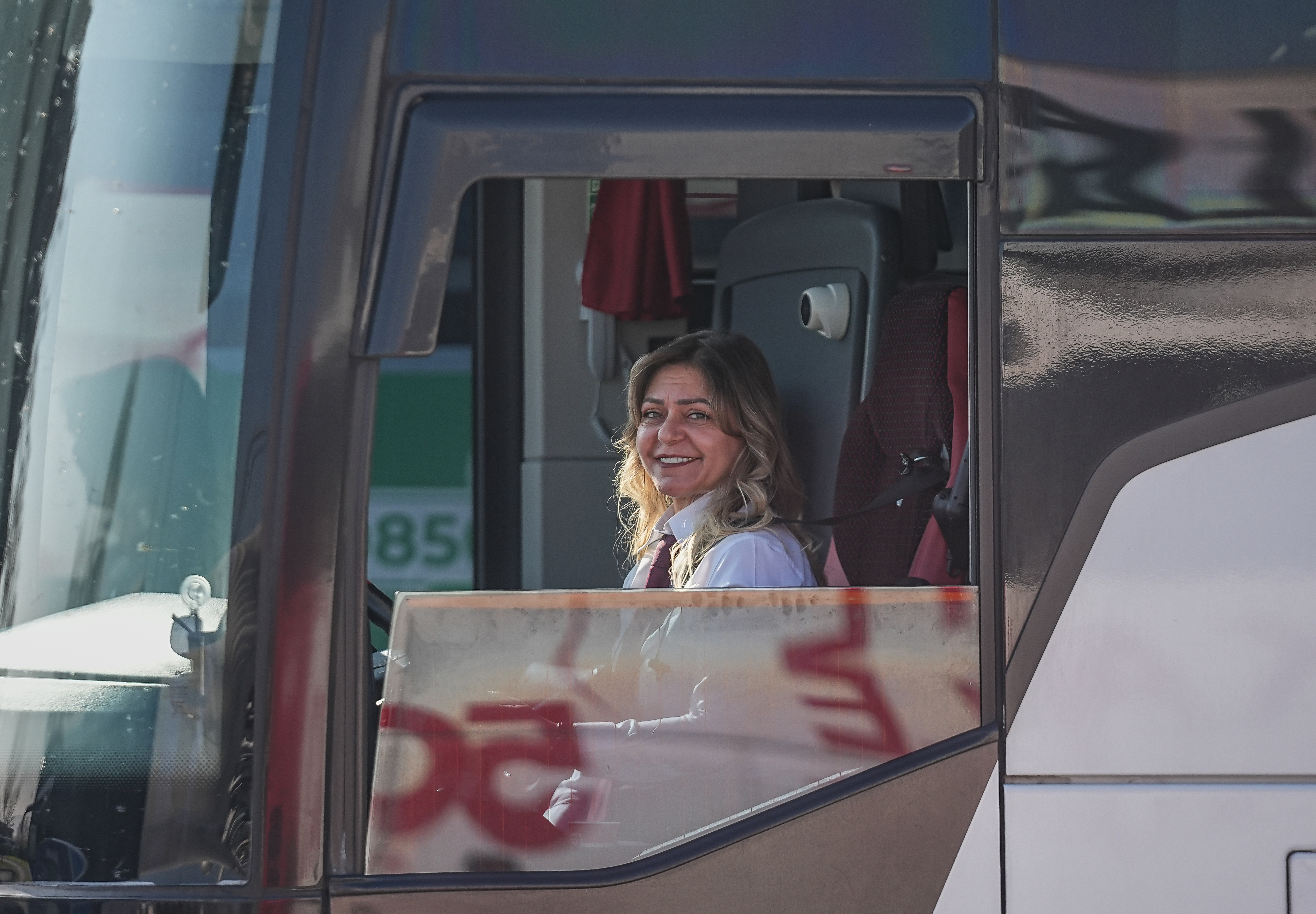 "Şenay kaptan" 6 yıldır şehirler arası yollarda yolcu taşıyor