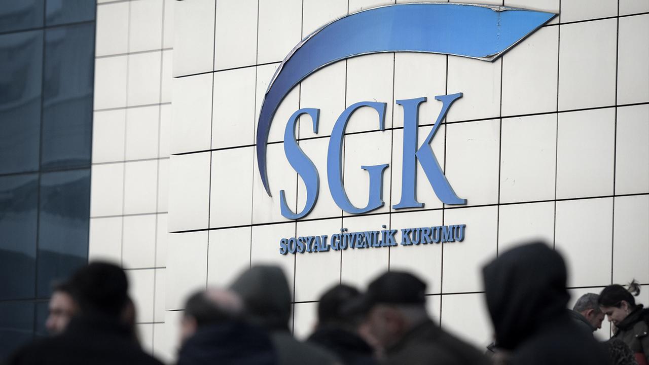 SGK'dan "650 bin kişinin emekliliği iptal edildi" iddialarına yalanlama