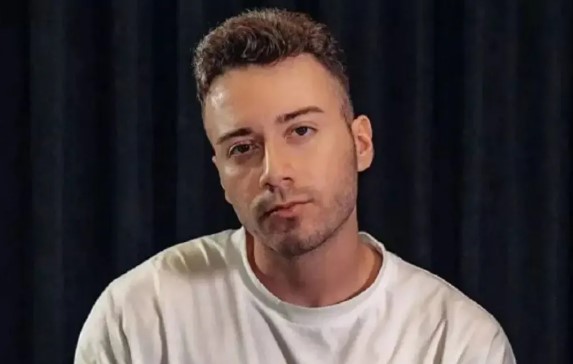 Sosyal medya fenomeni Enes Batur gözaltına alındı