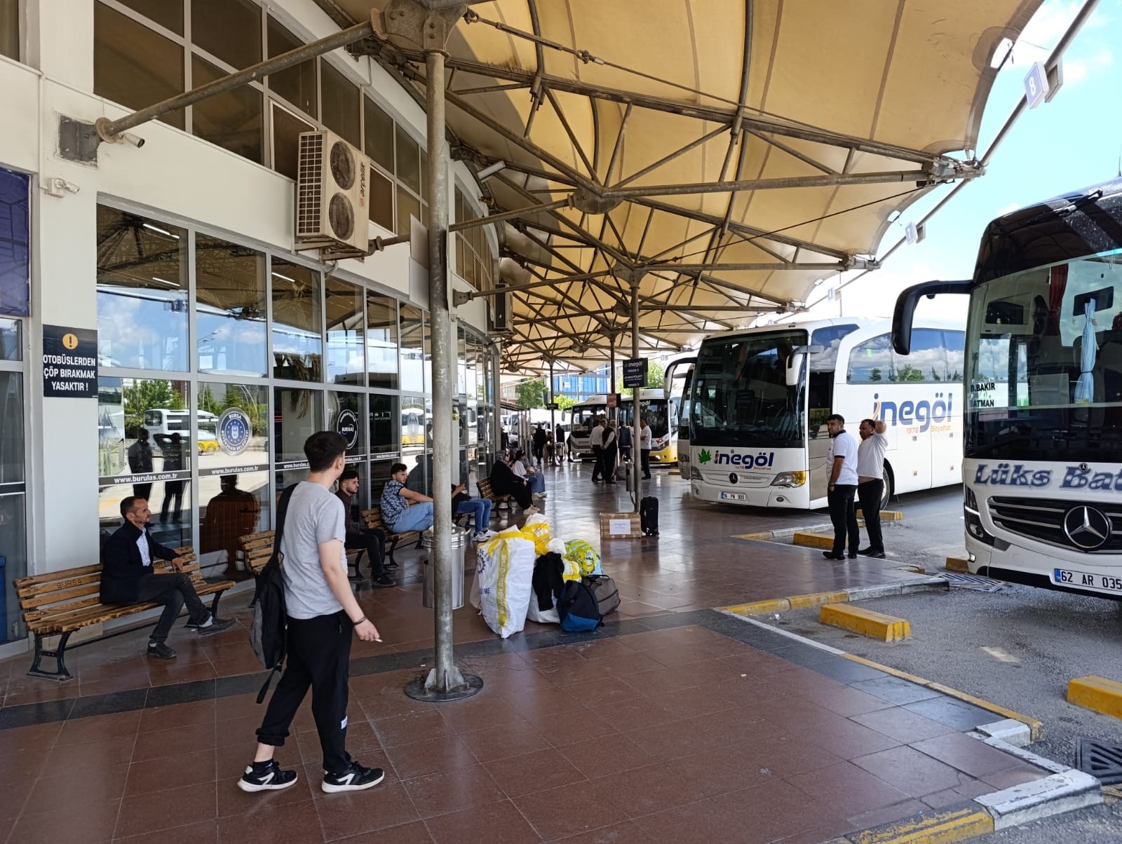 Terminalde unutulan çantadan servet çıktı: Yarım kilo altın bulundu