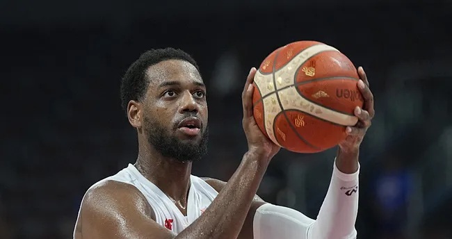 TOFAŞ, ABD'li basketbolcu Jordan Floyd'u kadrosuna kattı