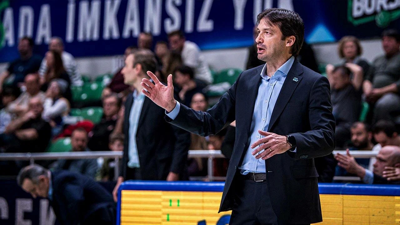 TOFAŞ Erkek Basketbol Takımı, başantrenör Murat Hüseyin Yılmaz ile yollarını ayırdı