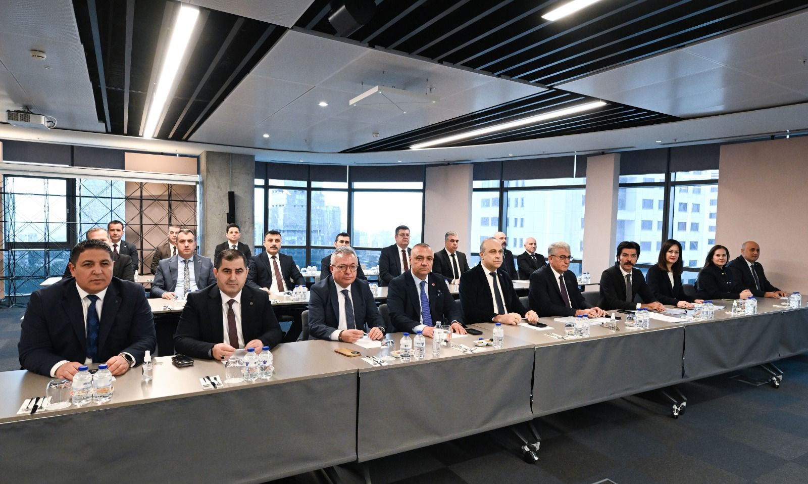 Türk Metal Masadan kalktı