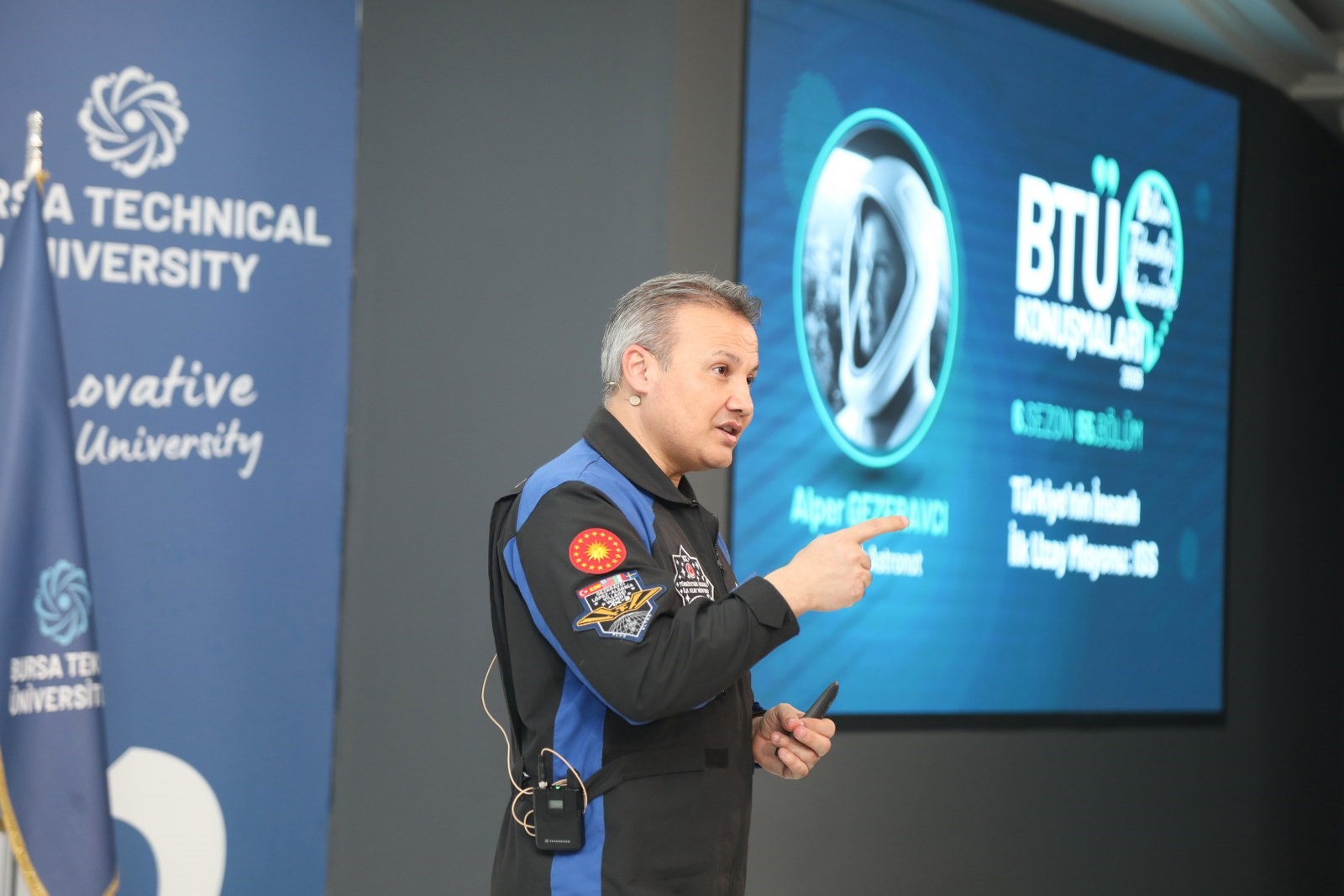 Türkiye'nin ilk astronotu Alper Gezeravcı BTÜ öğrencileriyle buluştu