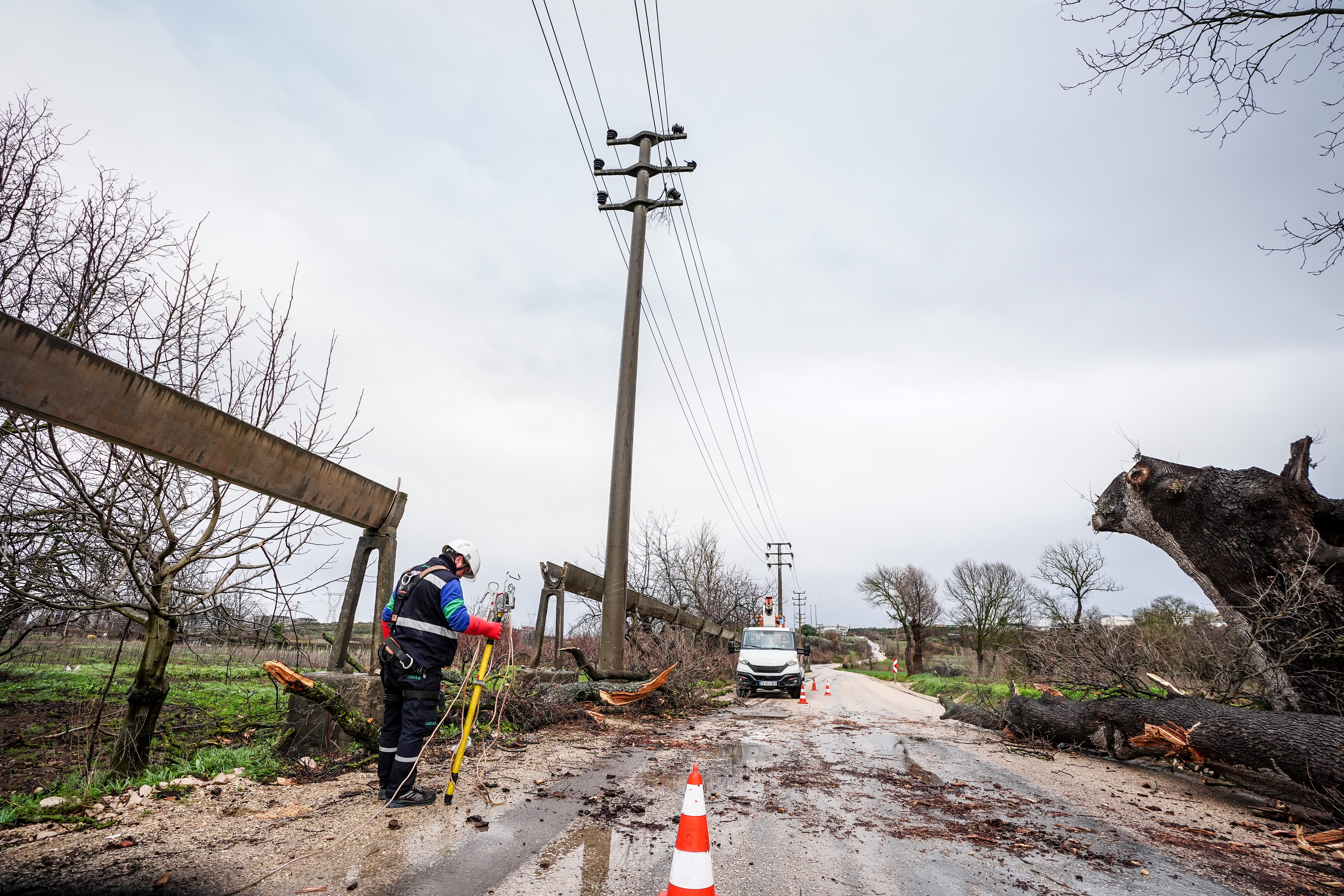 UEDAŞ olumsuz hava şartlarına karşı teyakkuzda