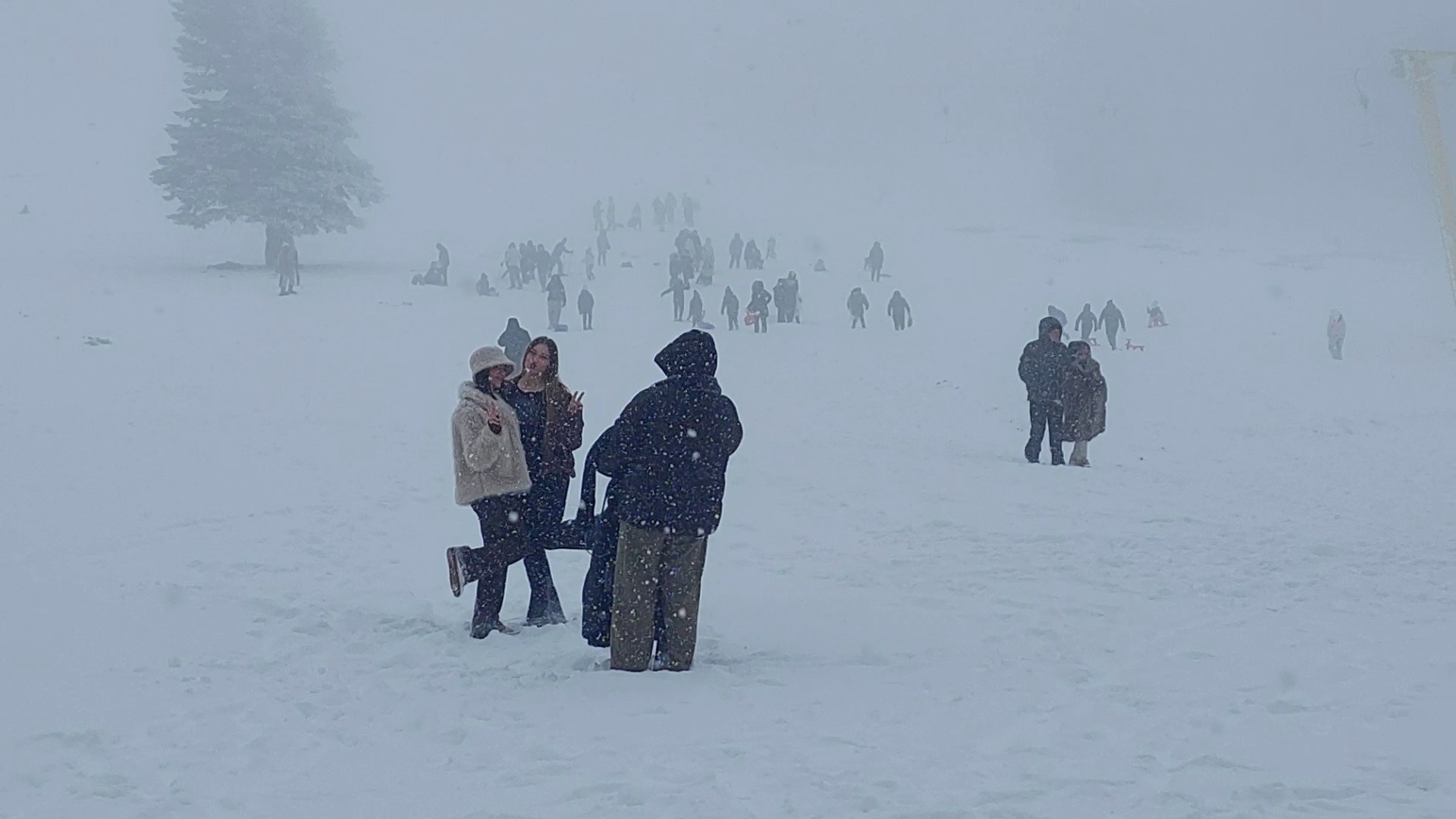 Uludağ'da kar kalınlığı 60 santimetreyi geçti