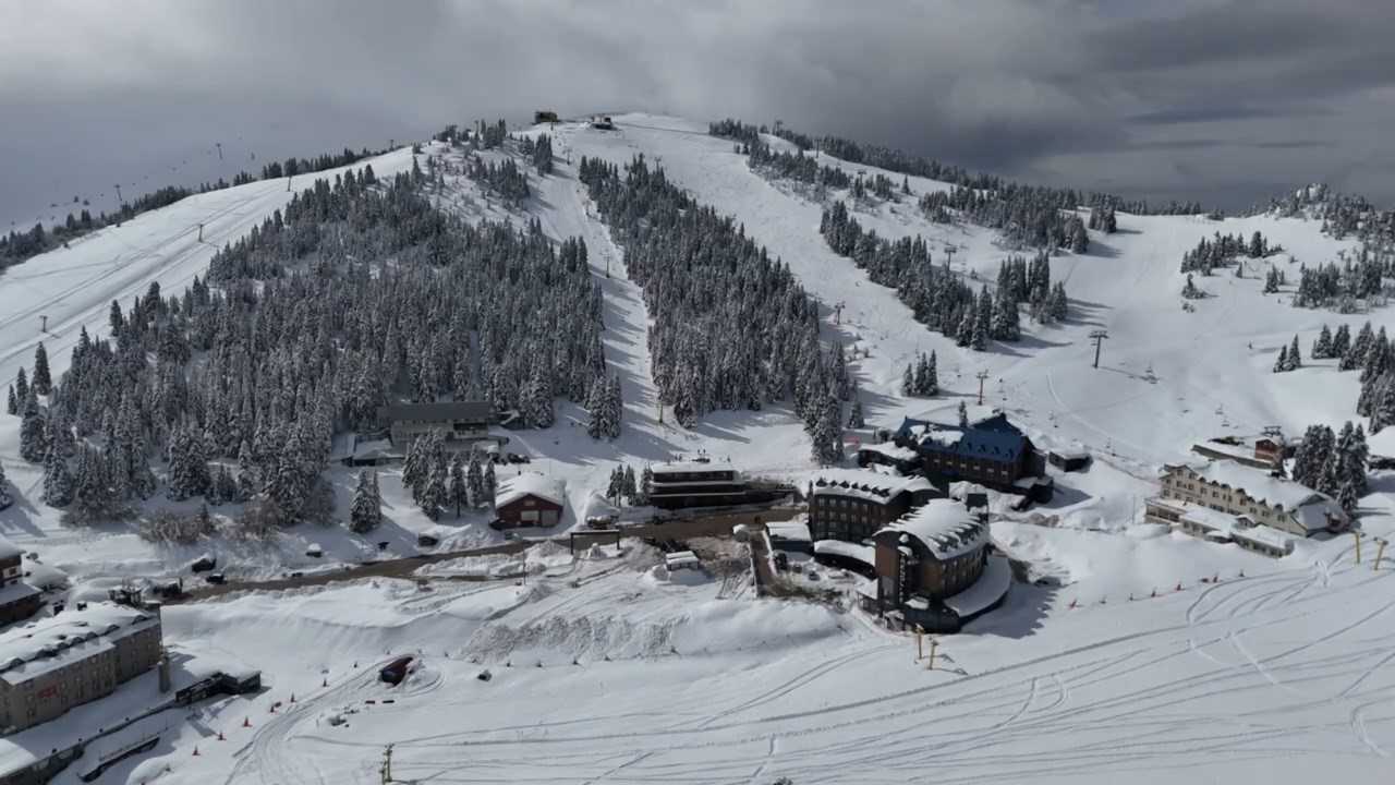 Uludağ’da Nisan Karı Sürprizi: Zirvede Kar 2 Metreyi Buldu