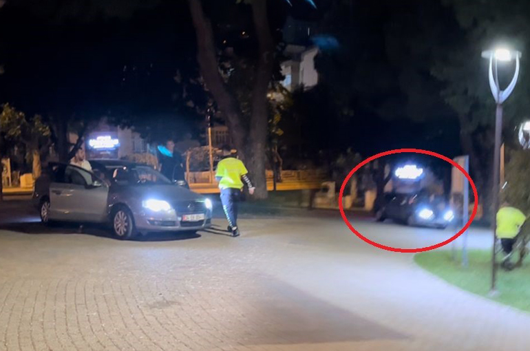 Uygulamayı görünce kaldırıma çıktı, yine kaçamadı: "Alkollüyüm, 15 dakika bekleyelim"