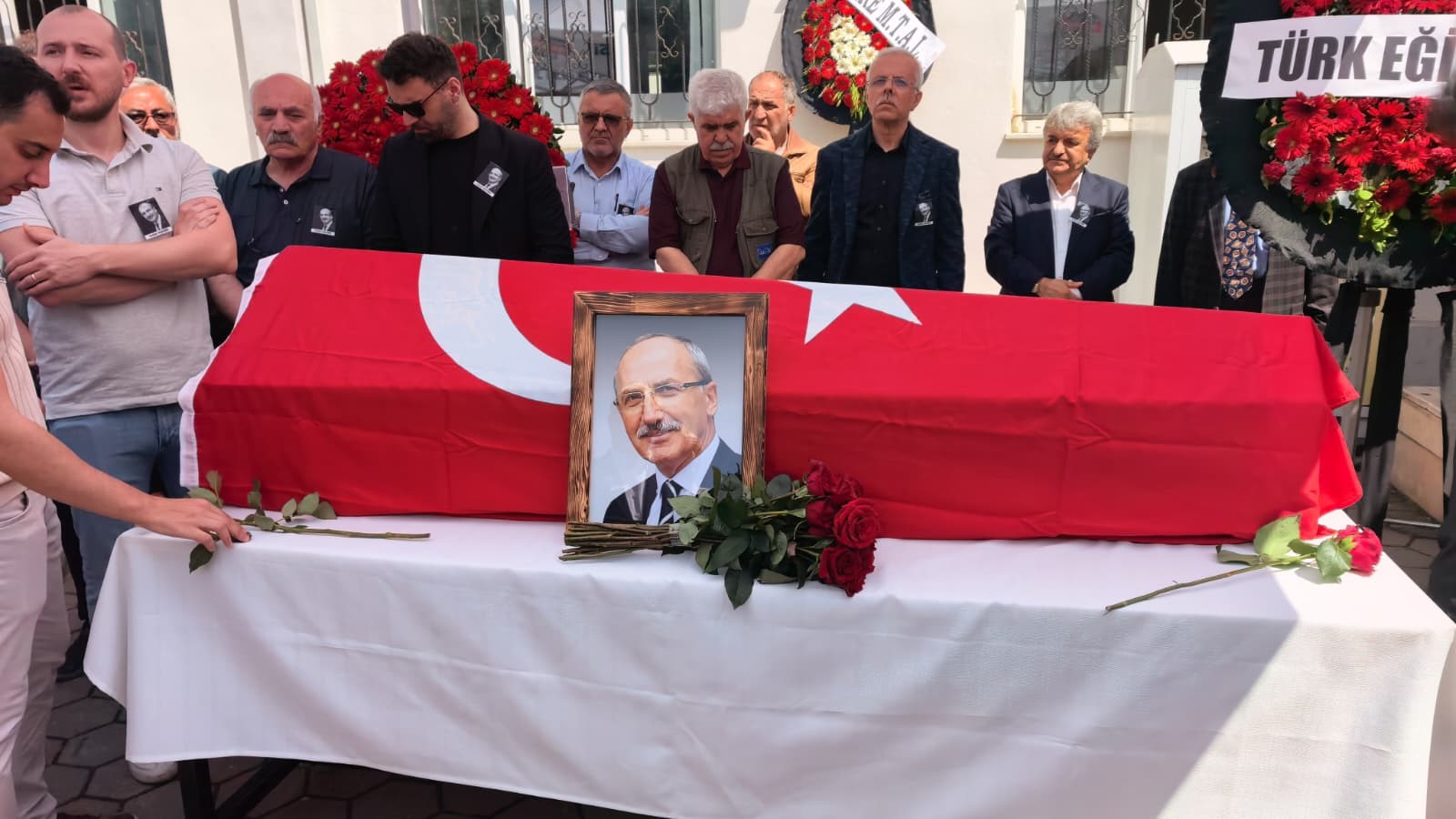 Vefat eden okul müdürü için veda töreni düzenlendi