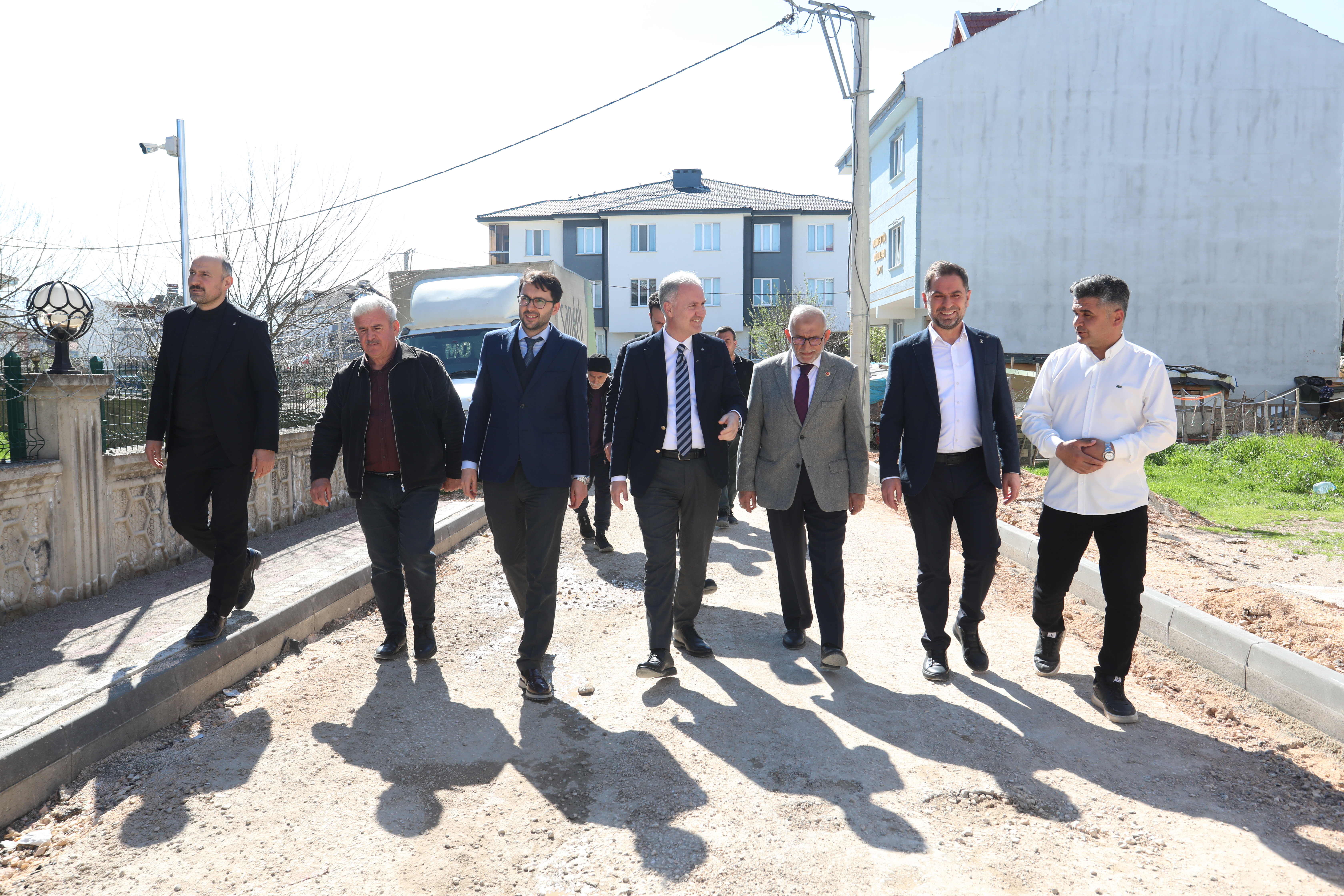 Yeni Mahallede 11 Sokakta Tretuvar Çalışması Sürüyor