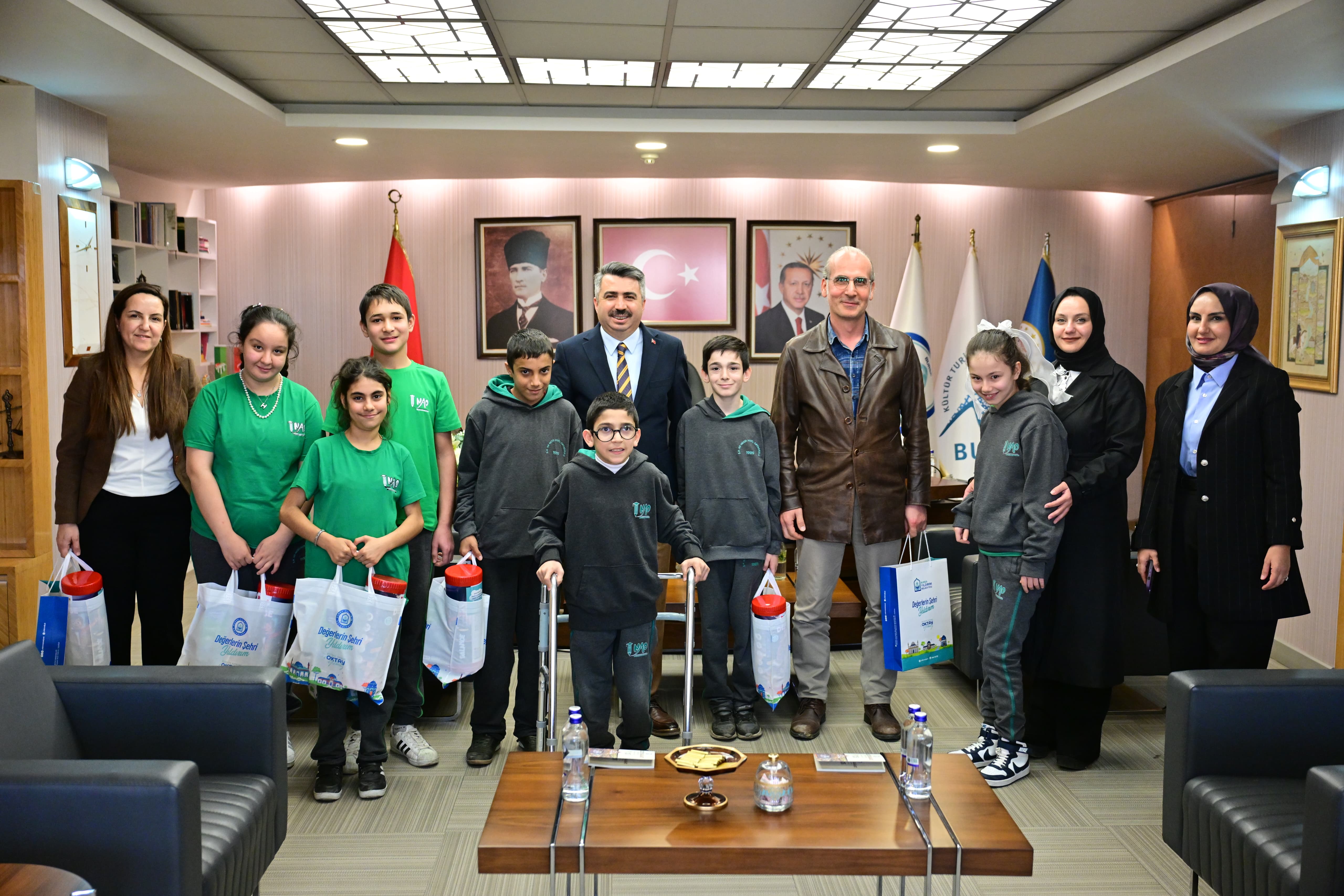 Yıldırım ‘engelleri’ sevgi ile aşıyor